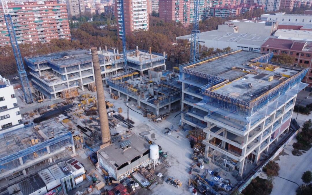 Construcción de un complejo de oficinas en el distrito 22@ de Barcelona