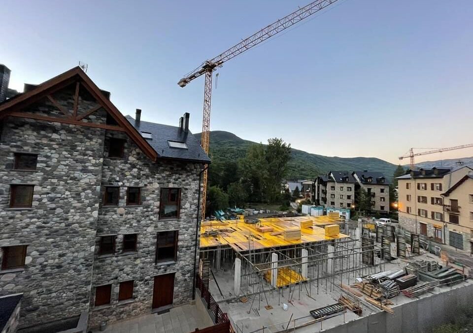 Construcción de viviendas a pie de pista en Benasque